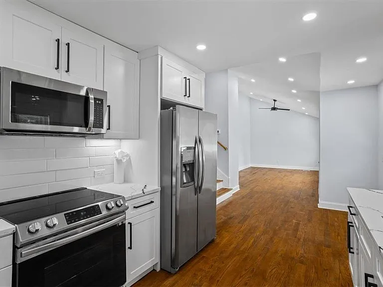 2223 Columbia Dr — Photo 13