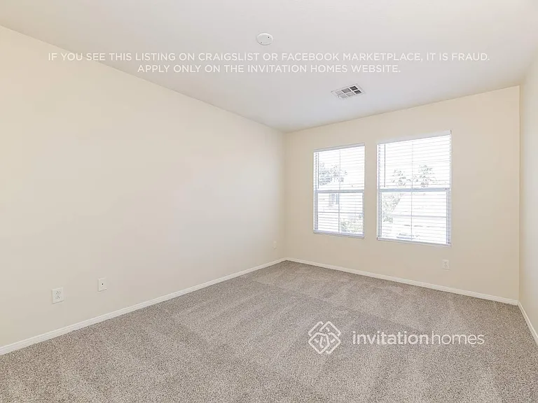 2515 Wellworth Ave — Photo 13