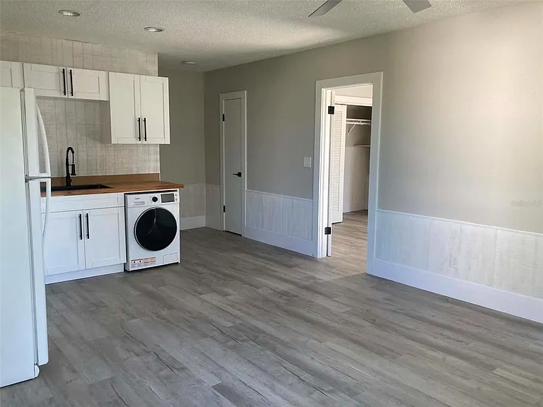 31 W Oakwood St #1 — Photo 4