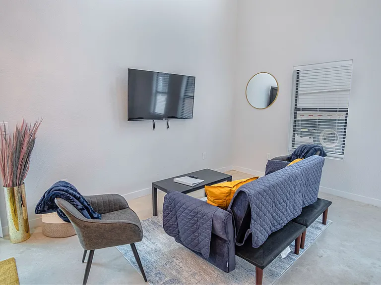 1018 Delaware St #2 — Photo 5