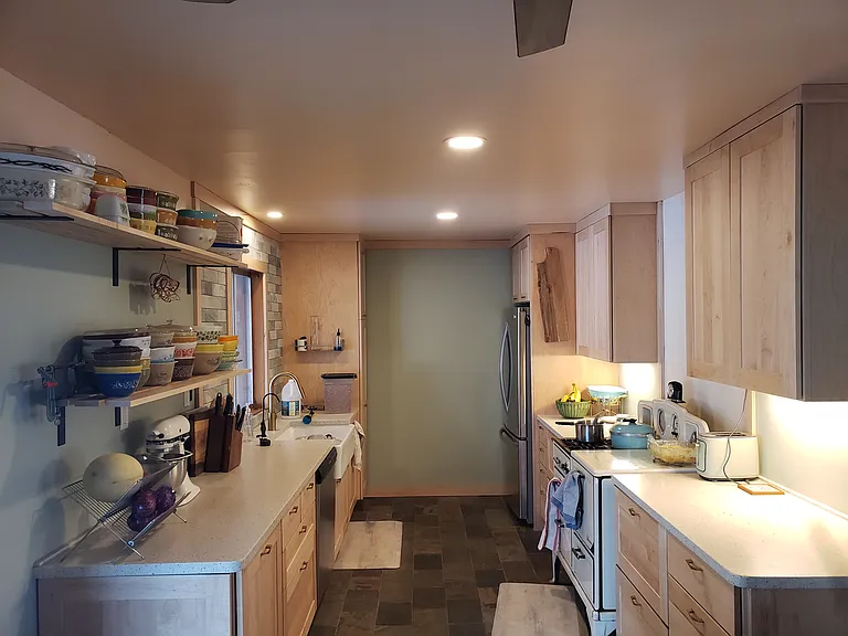 9712 N Shaw St — Photo 3