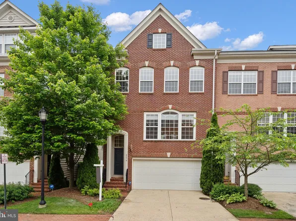 8074 Criaza Branch Ct, Vienna, VA 22182