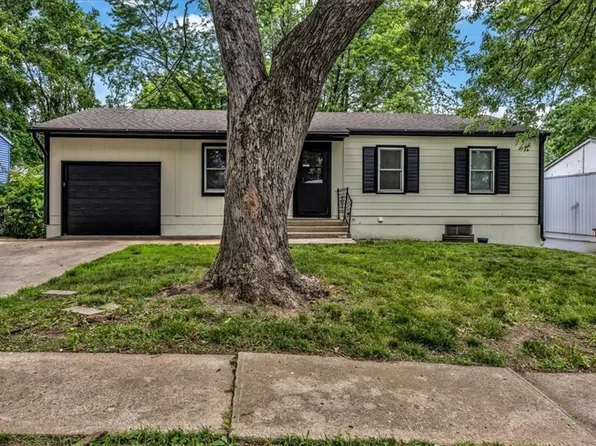 1315 N Viking Dr, Independence, MO 64056