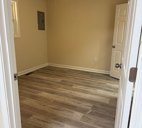 3rd image of 1115 Thomason St APT D