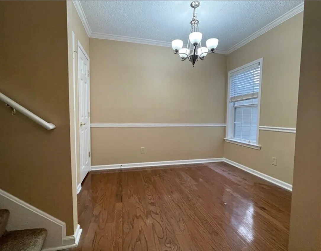 1 bed, 951 sqft, $1,575 — Photo 2