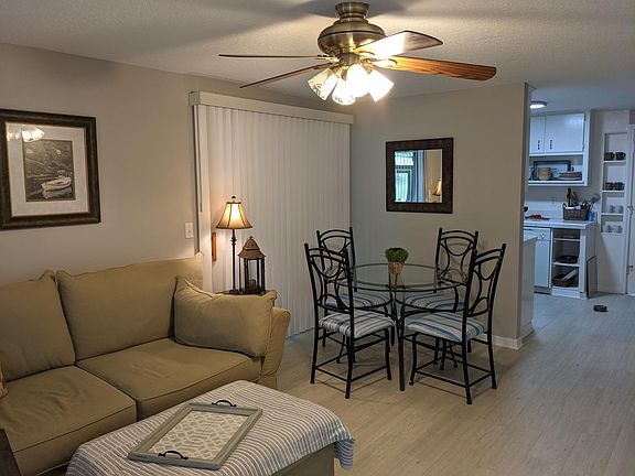5th image of 87 Catalina Cir