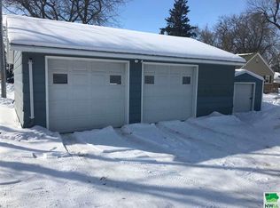 207 E 4th St, Sanborn, IA 51248