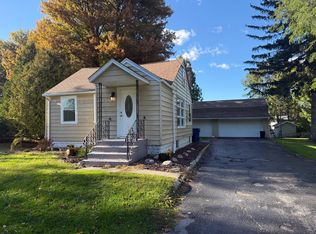 210 Heim Rd, Williamsville, NY 14221