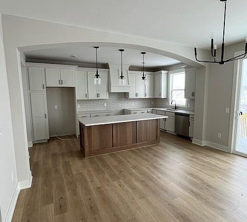 3rd image of 3977 Boulder View Dr NE