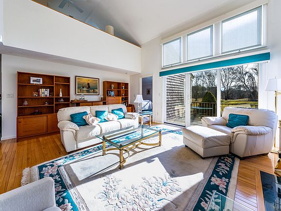 3rd image of 38 Wildflower Ln