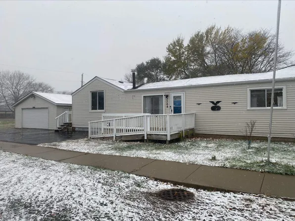 7704 Wesley Rd, Machesney Park, IL 61115