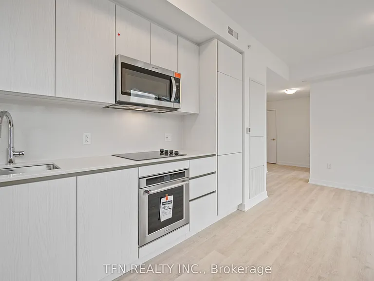 15 Richardson St #306 — Photo 7