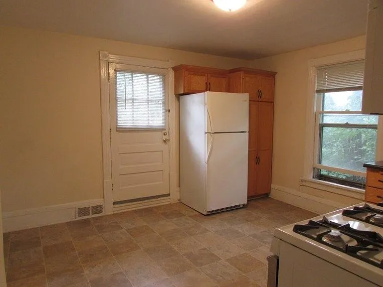 1628 Winnebago St — Photo 12