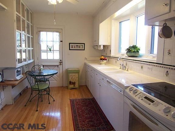 3rd image of 209 Hillcrest Ave