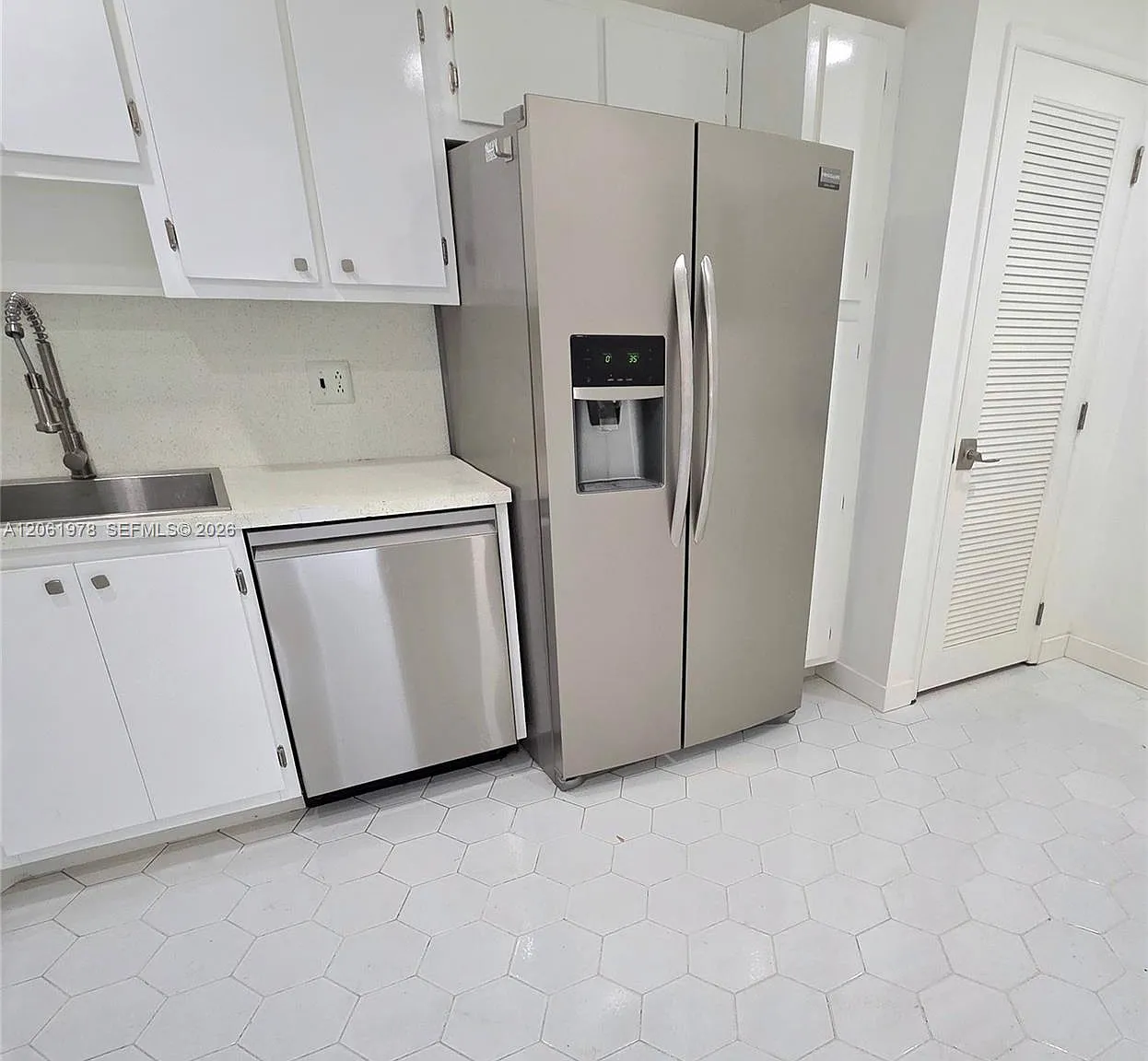 No 102 Palm-Aire Country — Photo 3