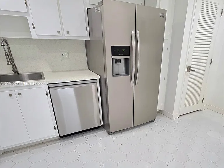 4030 W Palm Aire Dr #407 — Photo 3