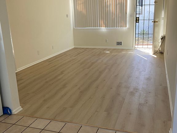 3rd image of 2212 Ocean Park Blvd APT C