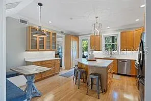 324 Julia Pl — Photo 14