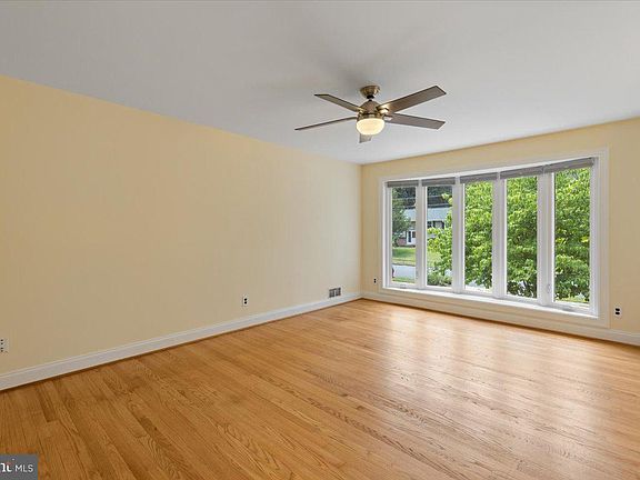 3rd image of 5627 Ottawa Rd