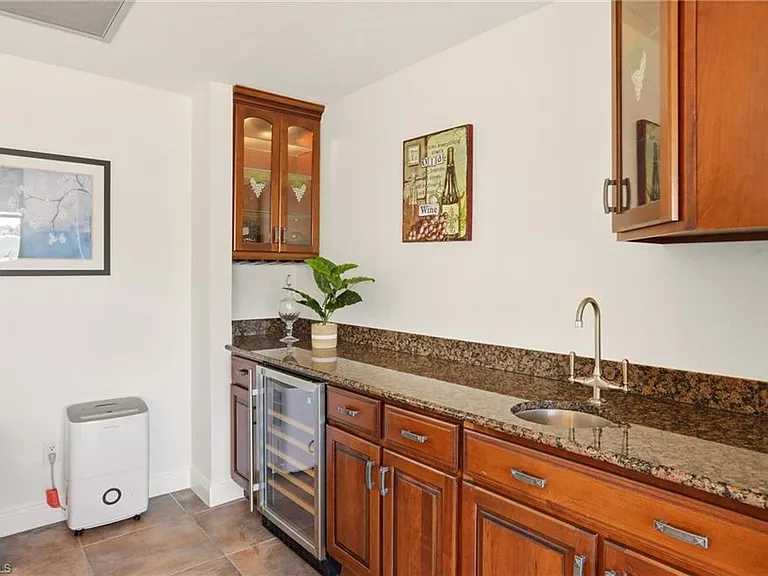 339 Landmark St — Photo 34