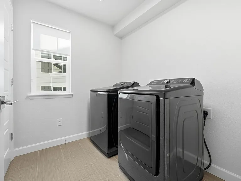 27615 E Geddes Pl — Photo 13