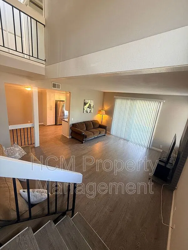 2 bed, 2.5 bath, 1531 sqft, $3,600 — Photo 3