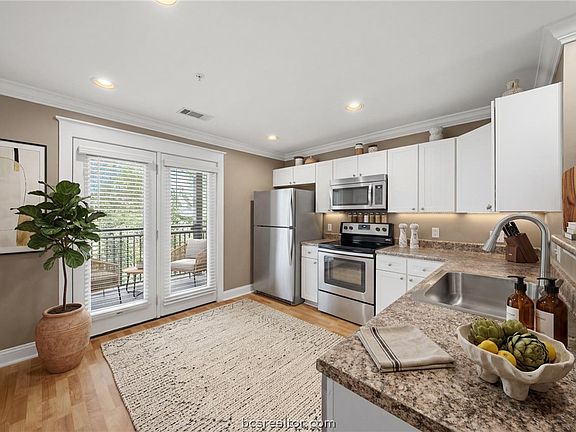 4th image of 1725 Harvey Mitchell Pkwy S APT 126