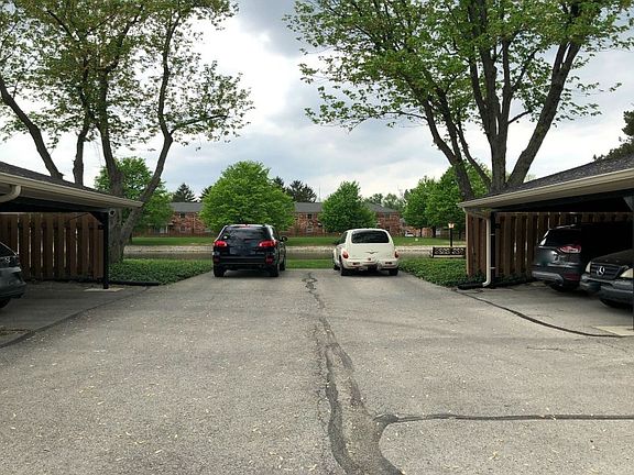 5th image of 7450 Lions Head Dr APT D