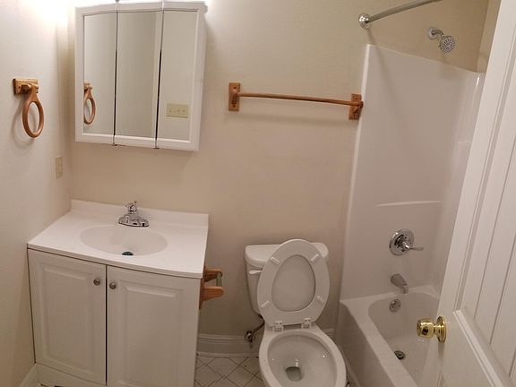 4th image of 7933 Dorsett Dr
