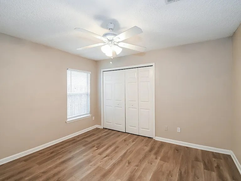 9135 Prosperity Lake Dr — Photo 13