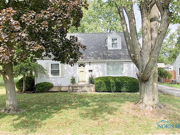 2nd image of 220 E Edgar Ave