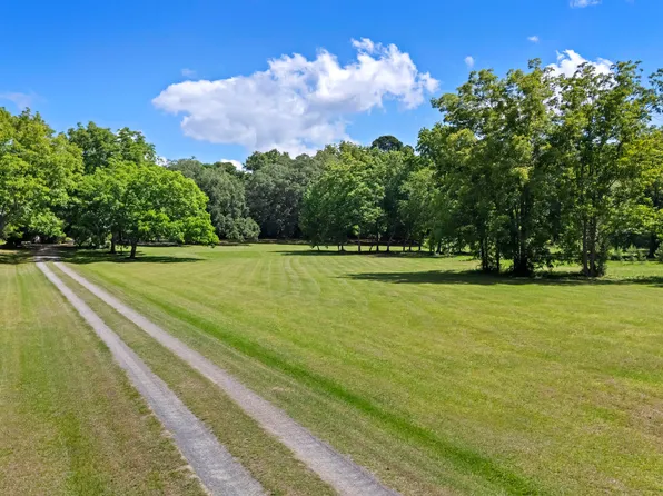 2760 Trucklands Rd, Johns Island, SC 29455