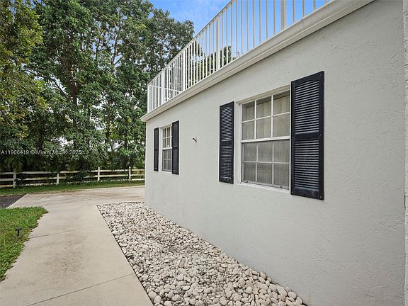 5th image of 6365 NW 79th Way