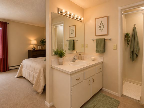 Master bed & bath