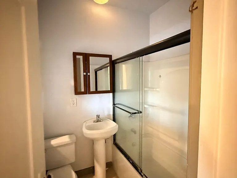 1143 N Commonwealth Ave — Photo 26