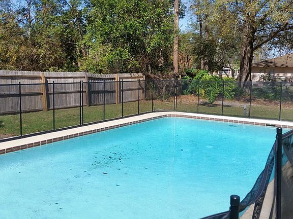 5th image of 1013 Park Dr