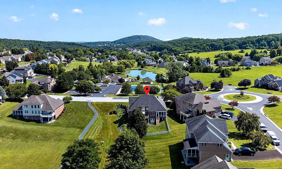 1st image of 61 Meadow Glen Dr