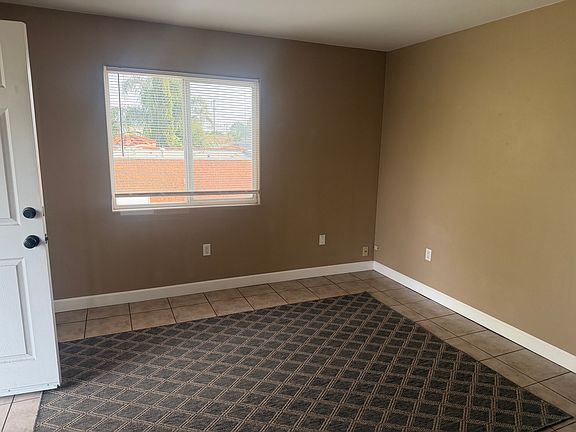4th image of 1230 E 68th St #2