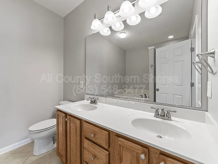 264 Viareggio Rd — Photo 22