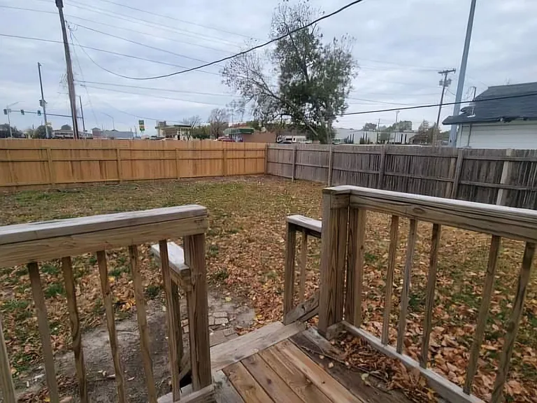 16 N Indianola St — Photo 11