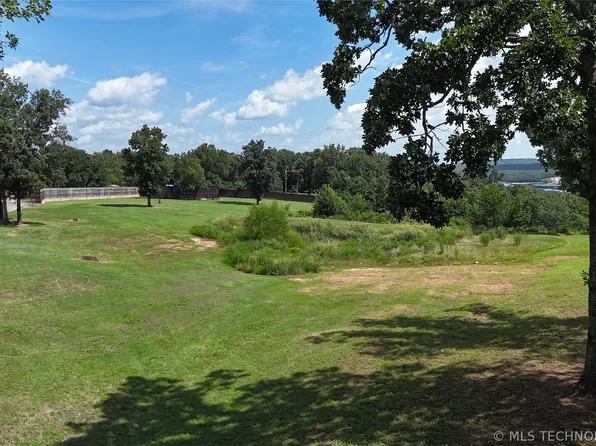 15778 W Forest Rd, Park Hill, OK 74451