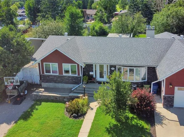 1614 11th AVENUE NW, Moose Jaw, SK S6H 6W9