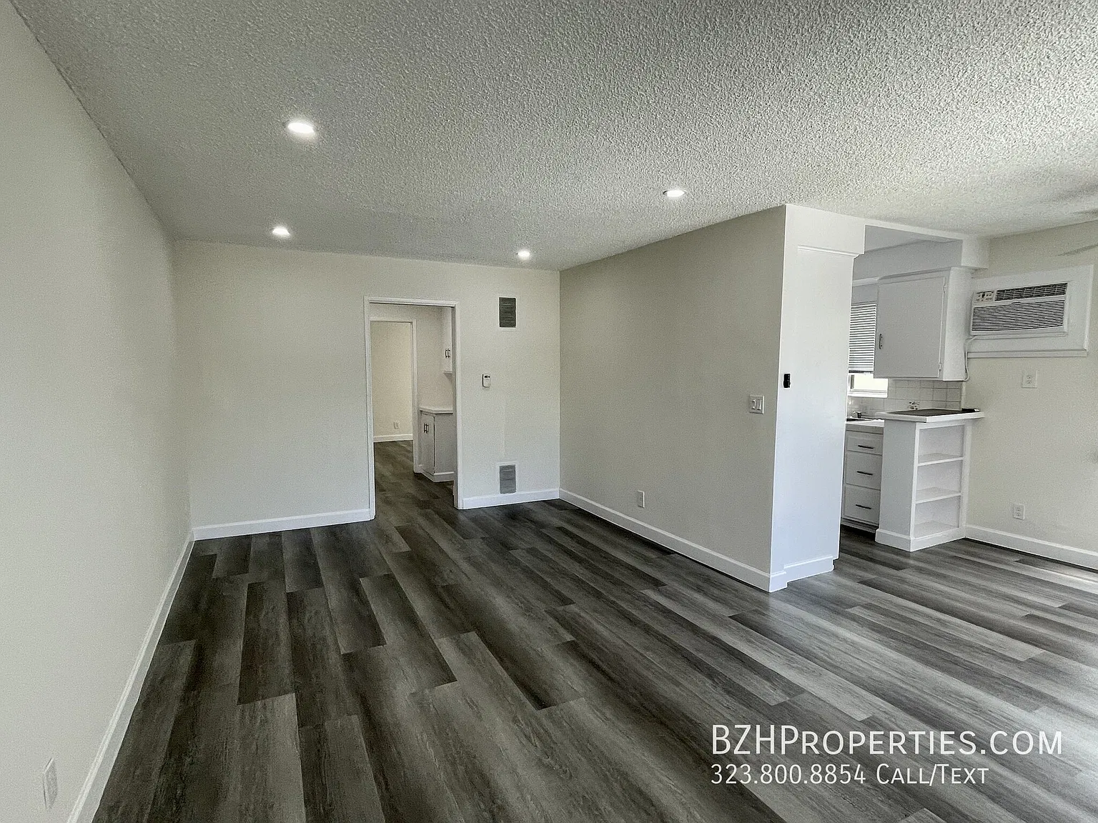 Renovated Modern 1 Bedroom with Parking — Photo 4