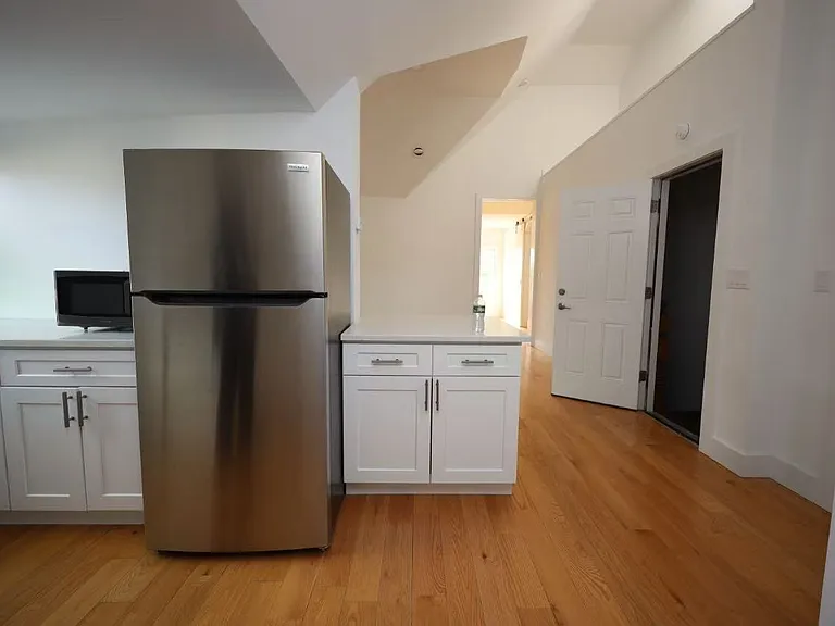 7807 Ridge Blvd #3 — Photo 8
