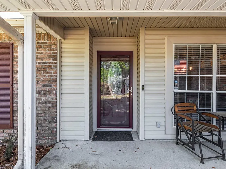425 Whirlaway Ct — Photo 2