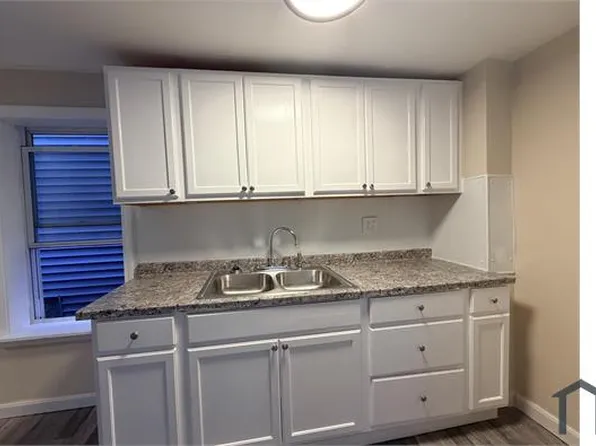 38 Central St, Nashua, NH