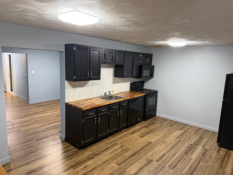 1st image of 941-43 W 10th St #943