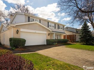 823 N Douglas Ave, Arlington Heights, IL 60004