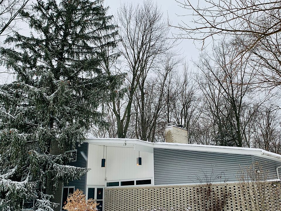 2nd image of 20850 Northome St
