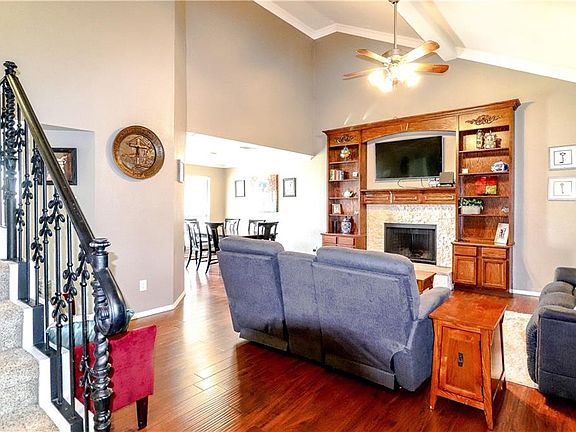 2nd image of 3300 Bucknell Dr